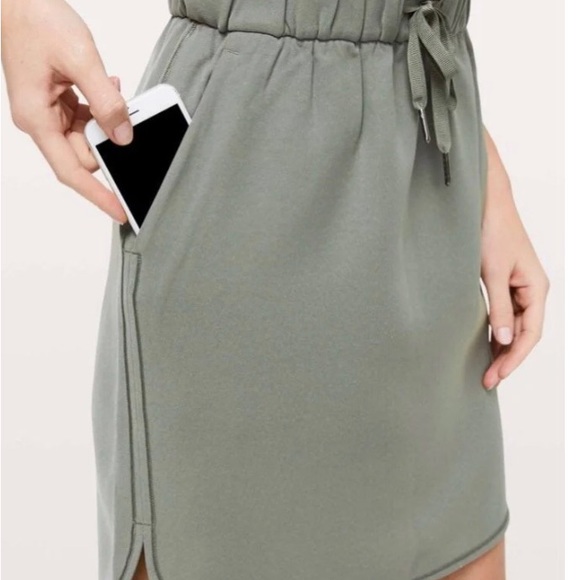 lululemon athletica Dresses & Skirts - Lululemon On the Fly Skirt
